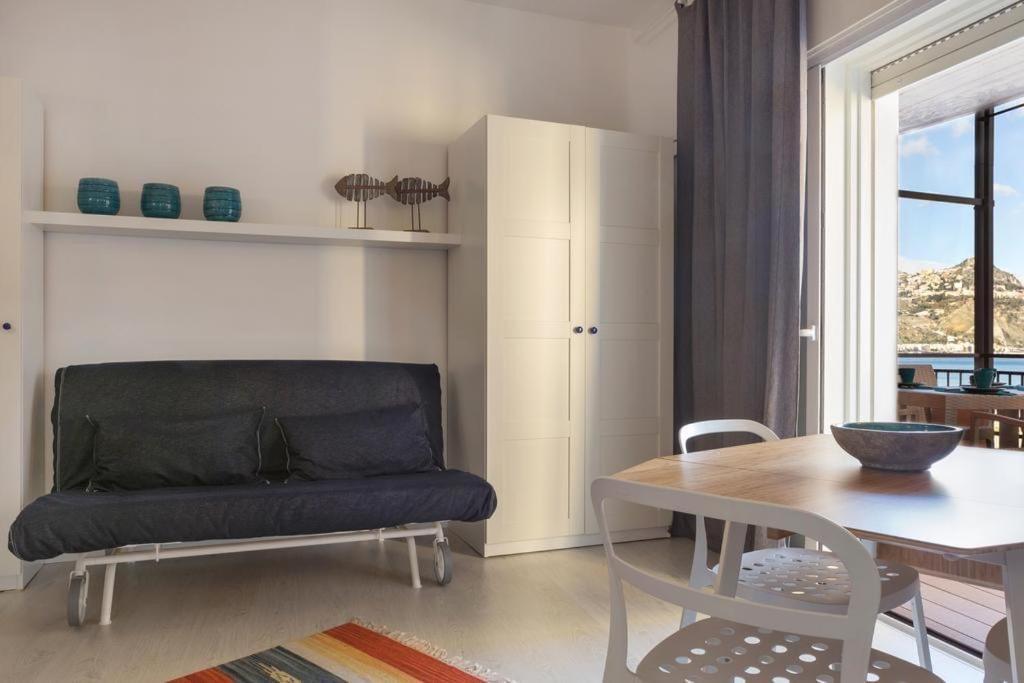 Casablu, Un Delizioso Bilocale Sulla Baia Di Naxos Διαμέρισμα Giardini Naxos Εξωτερικό φωτογραφία
