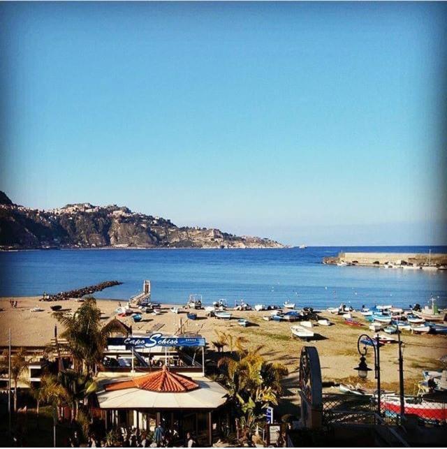 Casablu, Un Delizioso Bilocale Sulla Baia Di Naxos Διαμέρισμα Giardini Naxos Εξωτερικό φωτογραφία